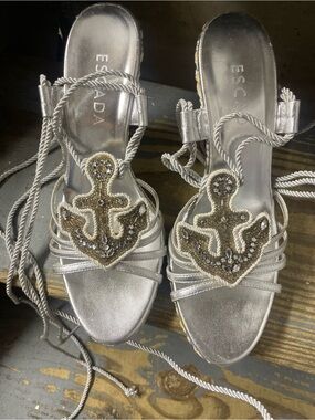 Sober escada shoes